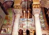 St.Vitalis: Gesamtansicht der rechten Seite des Presbyteriums (s. Theodora links unten)